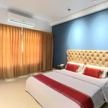 White Orchid Hotel ค็อกเซสบาซาร์ ภายนอก รูปภาพ