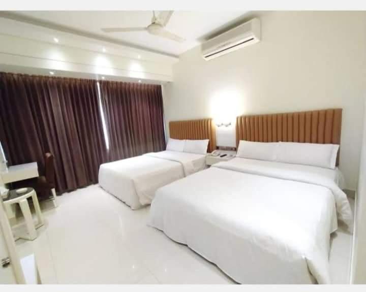 White Orchid Hotel ค็อกเซสบาซาร์ ภายนอก รูปภาพ