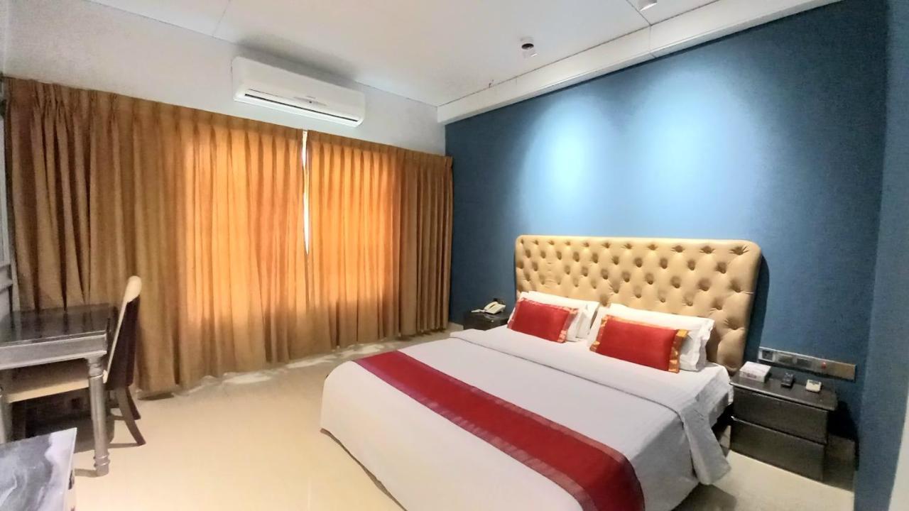 White Orchid Hotel ค็อกเซสบาซาร์ ภายนอก รูปภาพ
